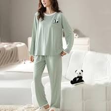 Söt Pandamönstrad Långärmad Pyjamas på Rea